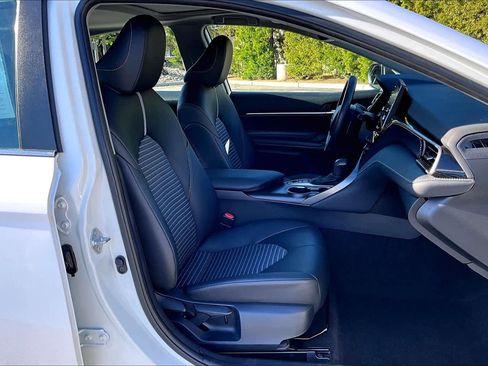 Used 2023 Toyota Camry SE image 8