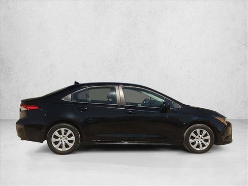 Used 2023 Toyota Corolla LE FWD image 4