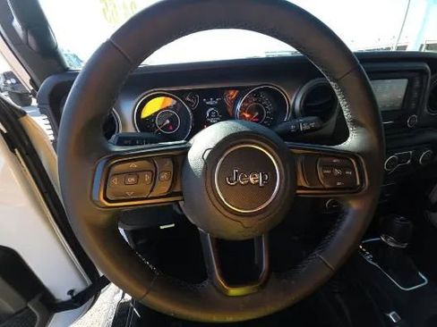 Used 2019 Jeep Wrangler Sport AWD/4WD image 10