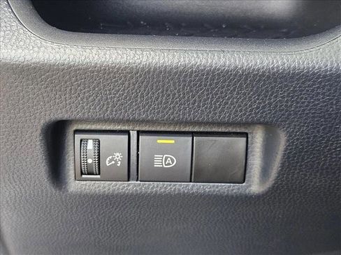 Used 2022 Toyota RAV4 LE FWD image 6