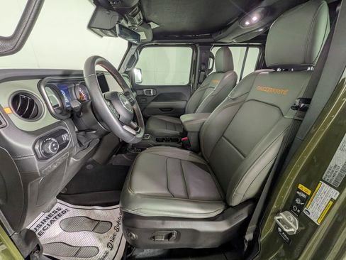 Used 2024 Jeep Gladiator Mojave image 19