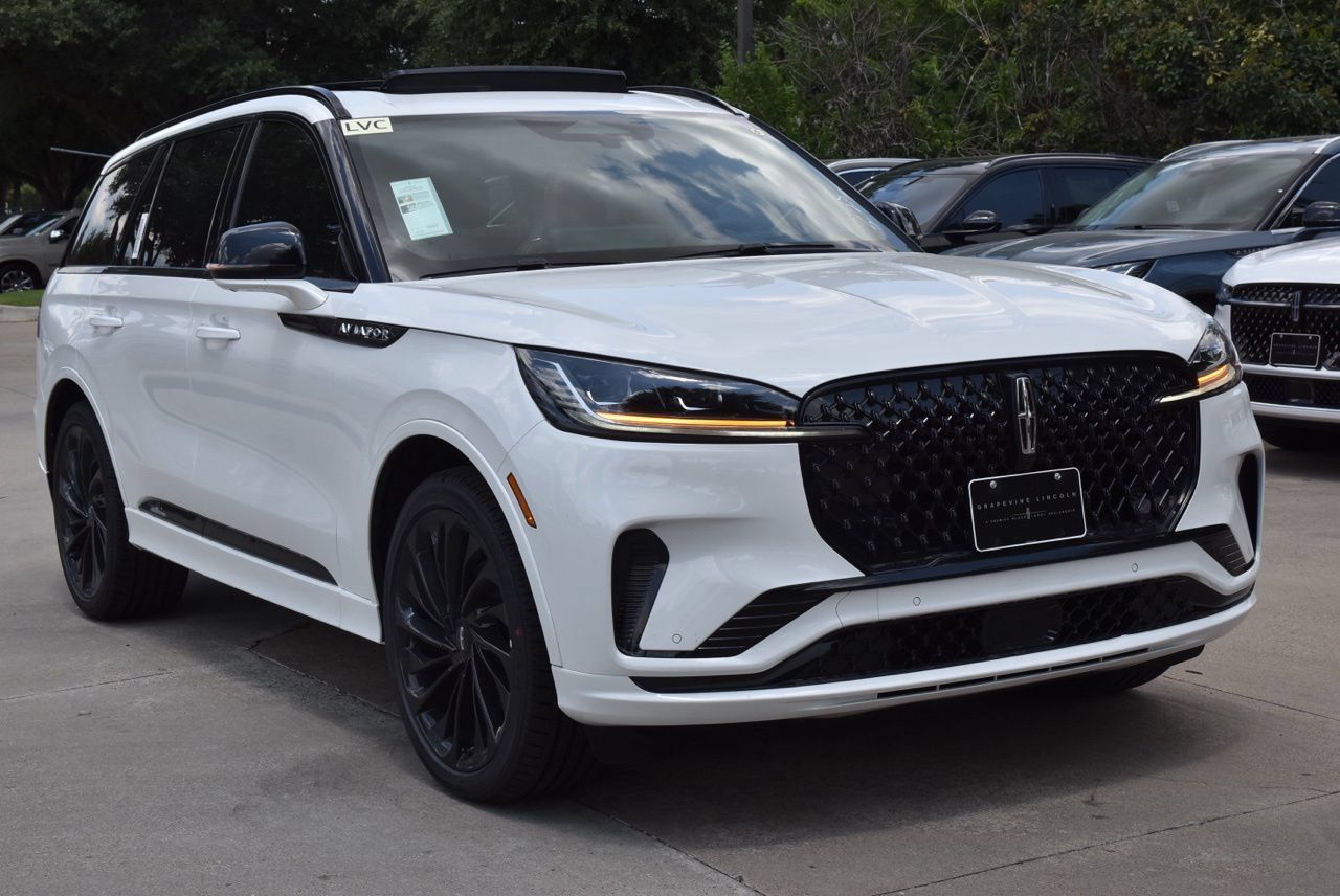 New 2026 Lincoln Aviator Reserve AWD/4WD image 3