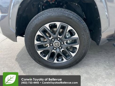 Used 2024 Toyota Tundra Limited AWD/4WD image 26