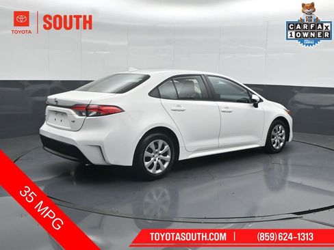 Used 2024 Toyota Corolla LE FWD image 2