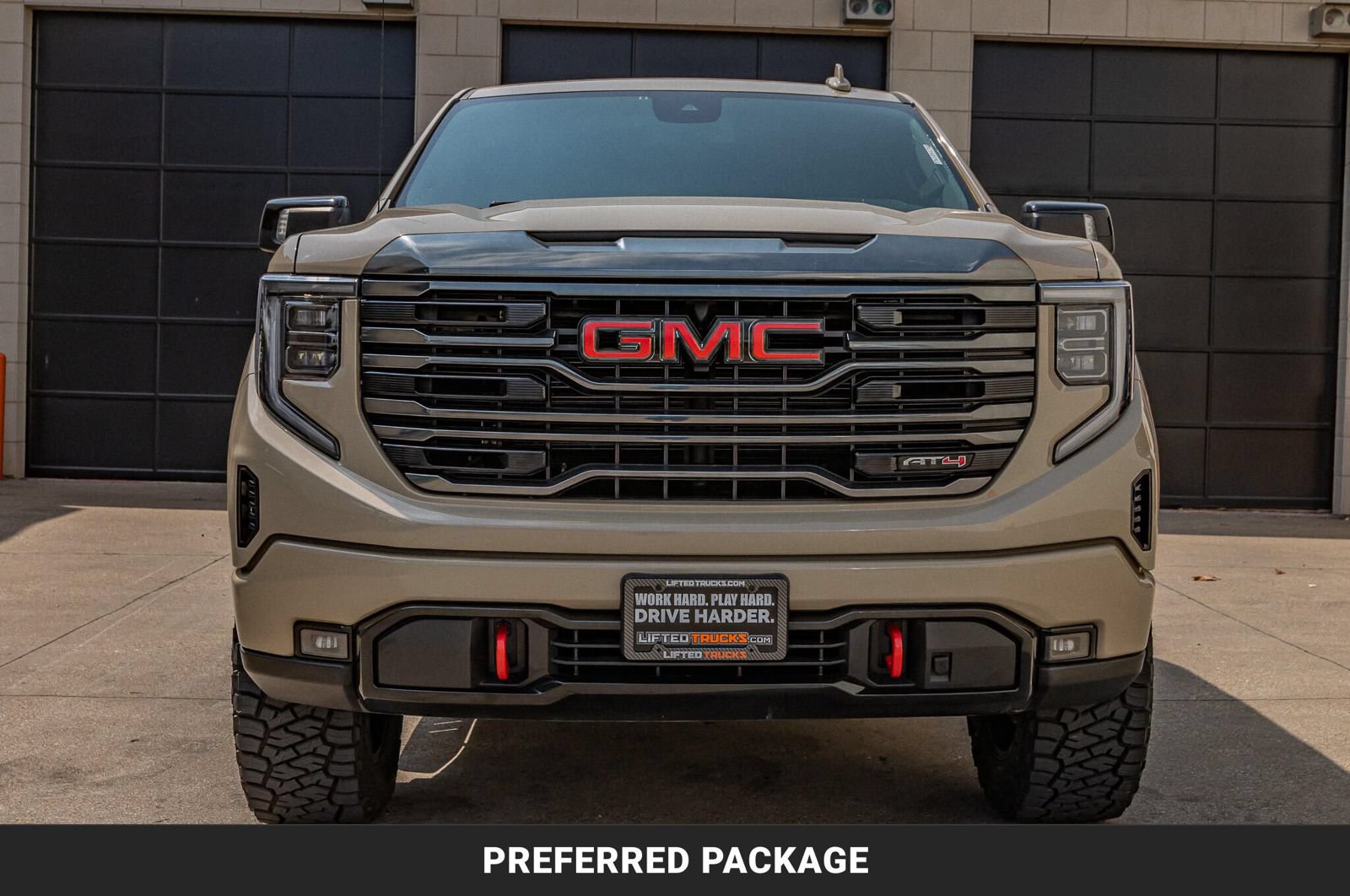 Used 2022 GMC Sierra 1500 AT4 w/ AT4 Preferred Package AWD/4WD image 4