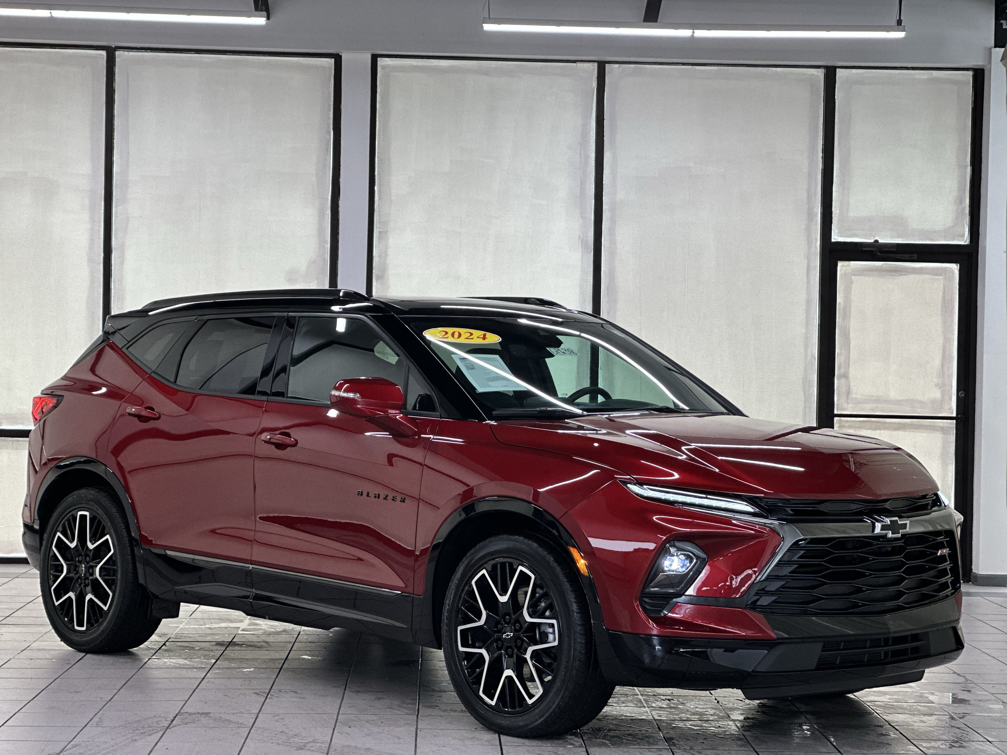 Used 2024 Chevrolet Blazer RS w/ Driver Confidence II Package FWD image 1