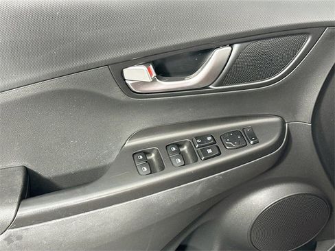 Used 2023 Hyundai Kona SE w/ Cargo Package image 24