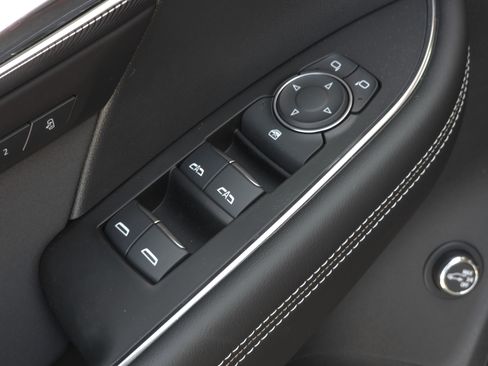 New 2025 Buick Envision Sport Touring image 31