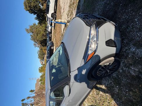 Used 2024 Nissan Kicks SV image 9