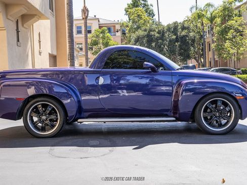 Used 2004 Chevrolet SSR w/ Preferred Equipment Group RWD image 19