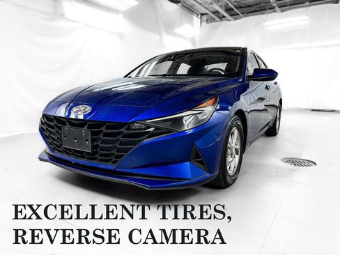 Used 2021 Hyundai Elantra SE image 1