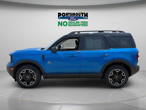 Used 2025 Ford Bronco Sport Outer Banks w/ Outer Banks Tech Package+ AWD/4WD image 2