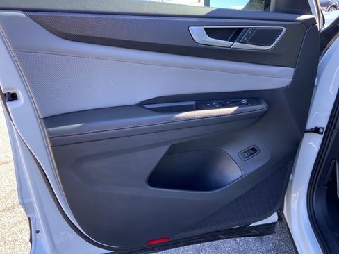 Used 2025 Volkswagen Atlas Peak Edition SE image 23