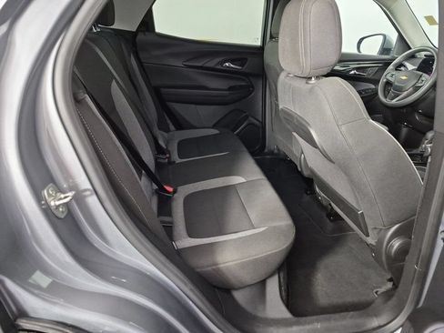 Used 2024 Chevrolet TrailBlazer LT FWD image 34