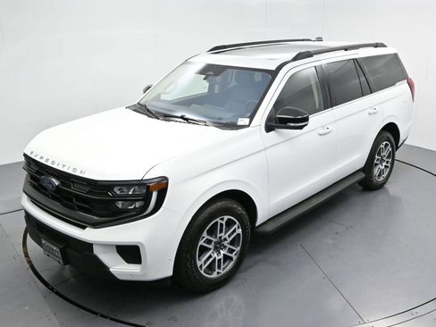 Used 2025 Ford Expedition Active AWD/4WD image 45