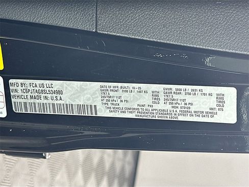 New 2025 Jeep Gladiator Sport image 17