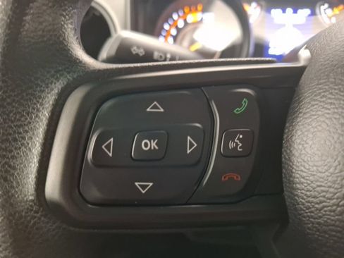 Used 2025 Jeep Wrangler Sport AWD/4WD image 18