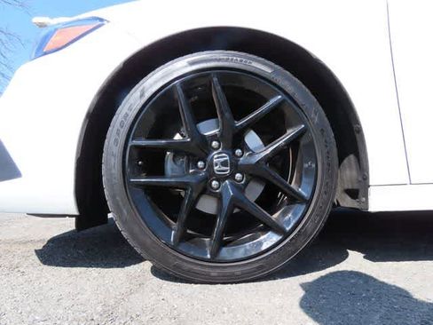 Used 2023 Honda Civic Sport image 8