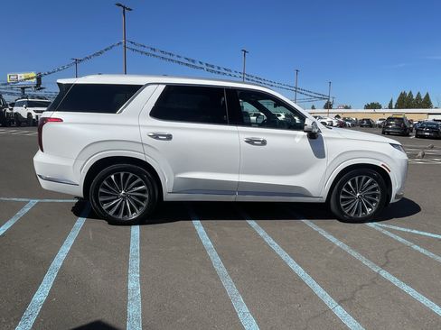 Certified 2025 Hyundai Palisade Calligraphy AWD/4WD image 6