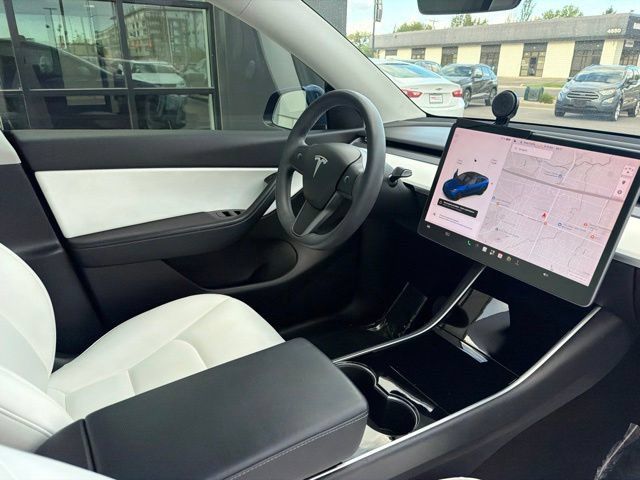 Used 2021 Tesla Model Y Long Range AWD/4WD image 13