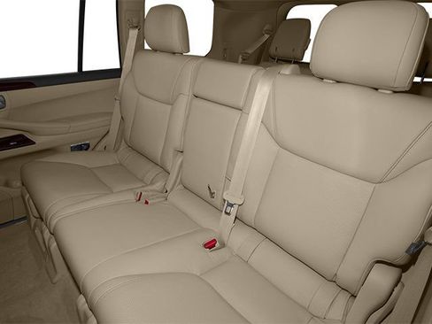 Used 2013 Lexus LX 570 4WD w/ Luxury Pkg w/Pre-crash image 14