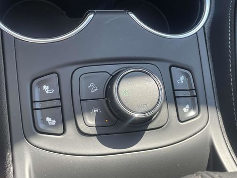 Certified 2024 GMC Terrain SLT w/ Infotainment Package II image 6