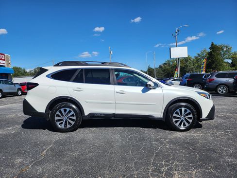 Used 2022 Subaru Outback Premium AWD/4WD image 8