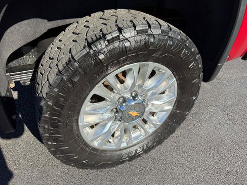 Used 2022 Chevrolet Silverado 2500 High Country w/ Z71 Off-Road Package image 39