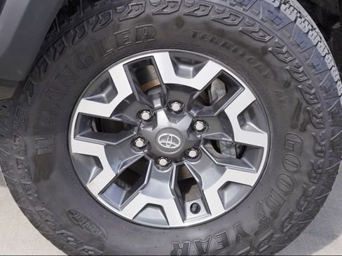 Certified 2023 Toyota Tacoma TRD Off-Road image 14