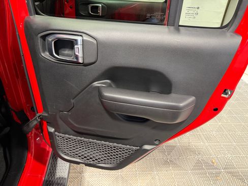 Used 2018 Jeep Wrangler Unlimited Sport S image 16