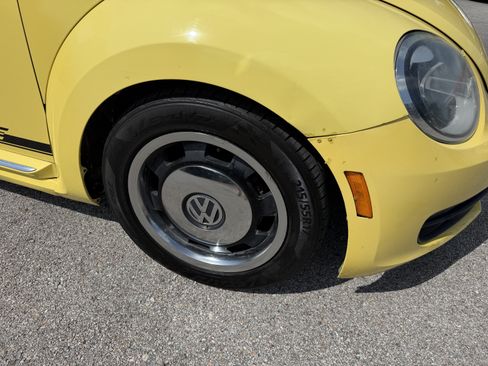 Used 2012 Volkswagen Beetle 2.5 FWD image 9