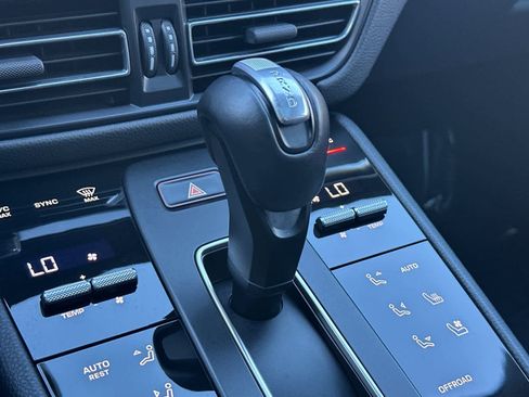 Used 2023 Porsche Macan S image 24