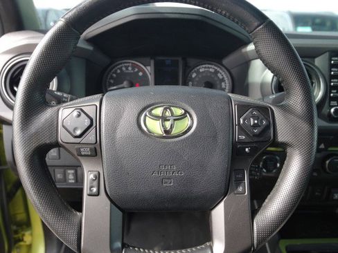 Used 2023 Toyota Tacoma TRD Off-Road w/ TRD Premium Off Road Package AWD/4WD image 15