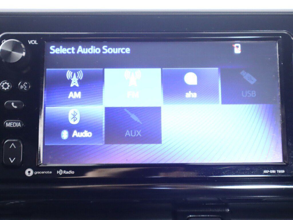 Used 2018 Toyota C-HR XLE FWD image 22