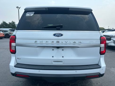 Used 2023 Ford Expedition XLT RWD image 5
