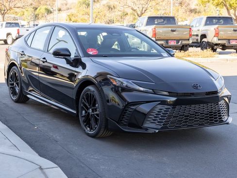 New 2026 Toyota Camry SE w/ Convenience Package FWD image 3