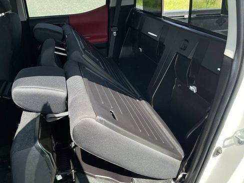 Certified 2023 Toyota Tacoma SR5 AWD/4WD image 25