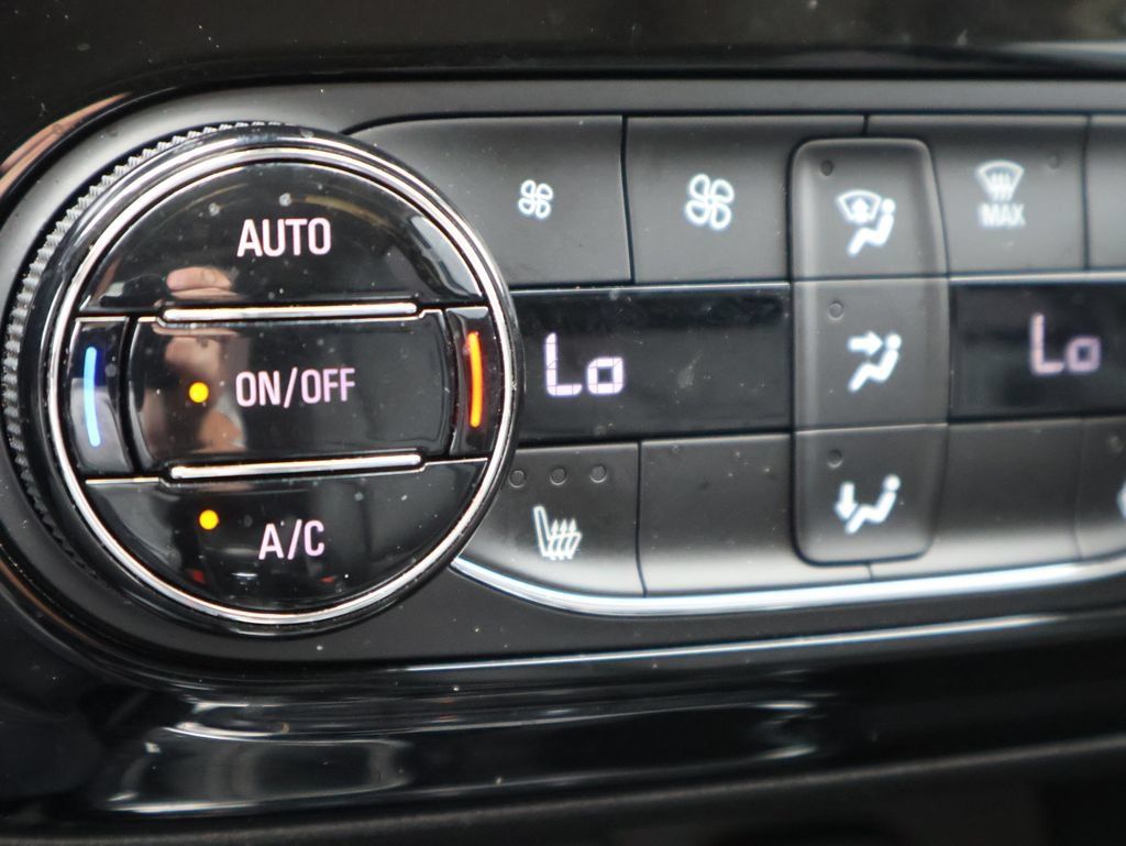 Used 2023 Buick Encore GX Essence w/ Advanced Technology Package AWD/4WD image 38