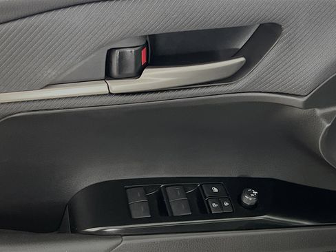 Used 2025 Toyota Camry SE w/ Multimedia Upgrade Package image 17