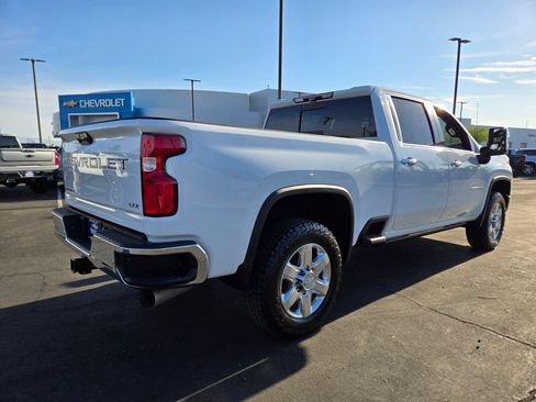Used 2020 Chevrolet Silverado 2500 LTZ AWD/4WD image 6