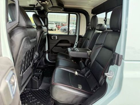 Used 2023 Jeep Gladiator Rubicon w/ Dual Top Group AWD/4WD image 14