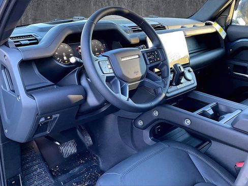 New 2026 Land Rover Defender 110 X-Dynamic SE image 7