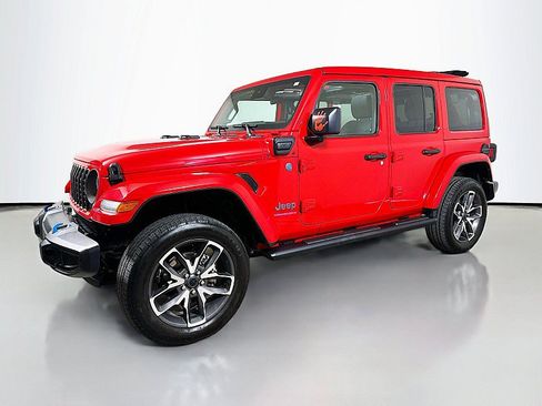 Used 2024 Jeep Wrangler Unlimited w/ Convenience Group AWD/4WD image 3
