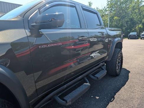 Used 2024 Chevrolet Colorado ZR2 w/ ZR2 Convenience Package III AWD/4WD image 6