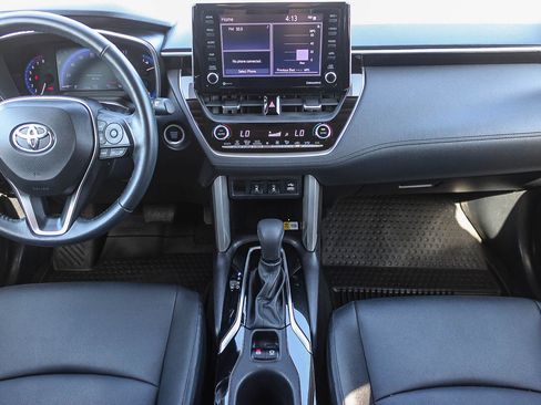 Used 2022 Toyota Corolla Cross XLE w/ Convenience Package FWD image 13