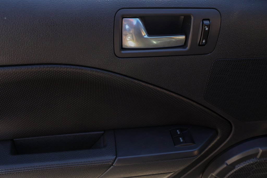 Used 2007 Ford Mustang Shelby GT500 RWD image 19