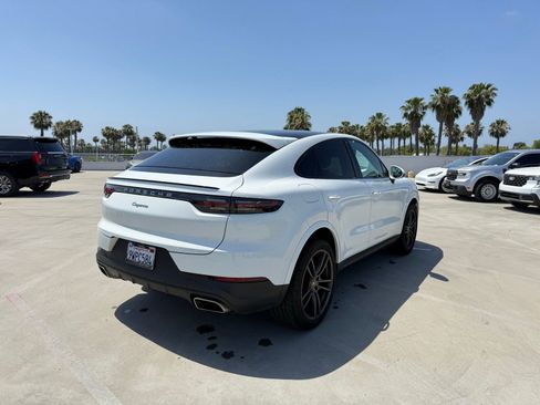 Used 2022 Porsche Cayenne Coupe AWD/4WD image 3