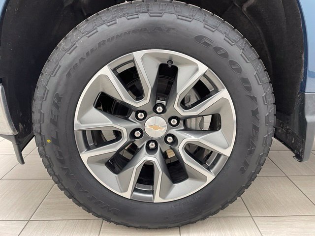 Certified 2024 Chevrolet Silverado 1500 LT AWD/4WD image 7