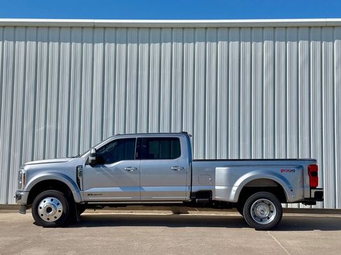 Used 2023 Ford F450 Lariat w/ Lariat Ultimate Package AWD/4WD image 3