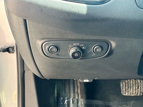 Used 2020 Chevrolet Equinox LT AWD/4WD image 10